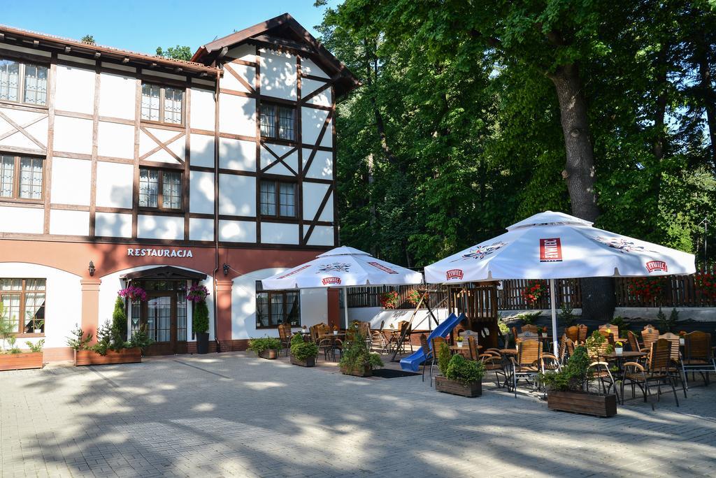 Hotel Camelot Szczawno-Zdroj Bagian luar foto