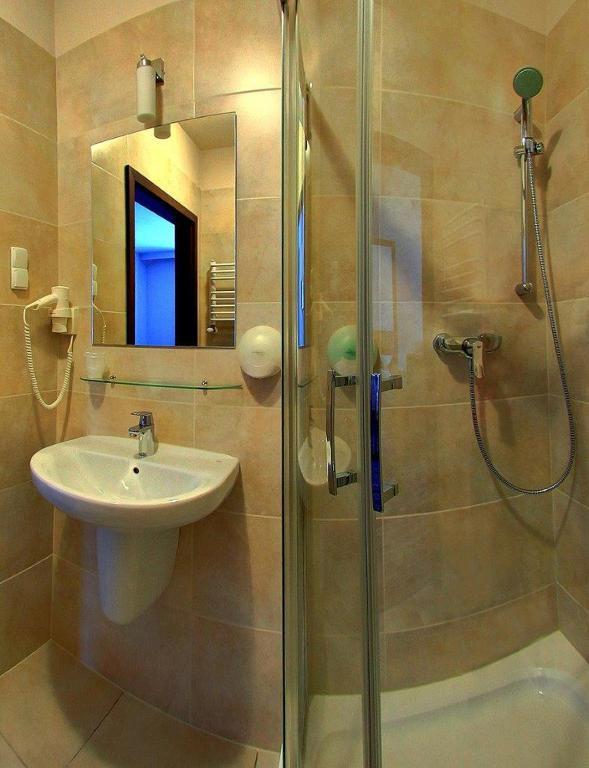 Hotel Camelot Szczawno-Zdroj Ruang foto