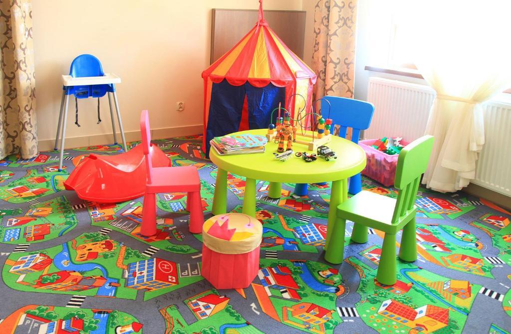 Hotel Camelot Szczawno-Zdroj Bagian luar foto