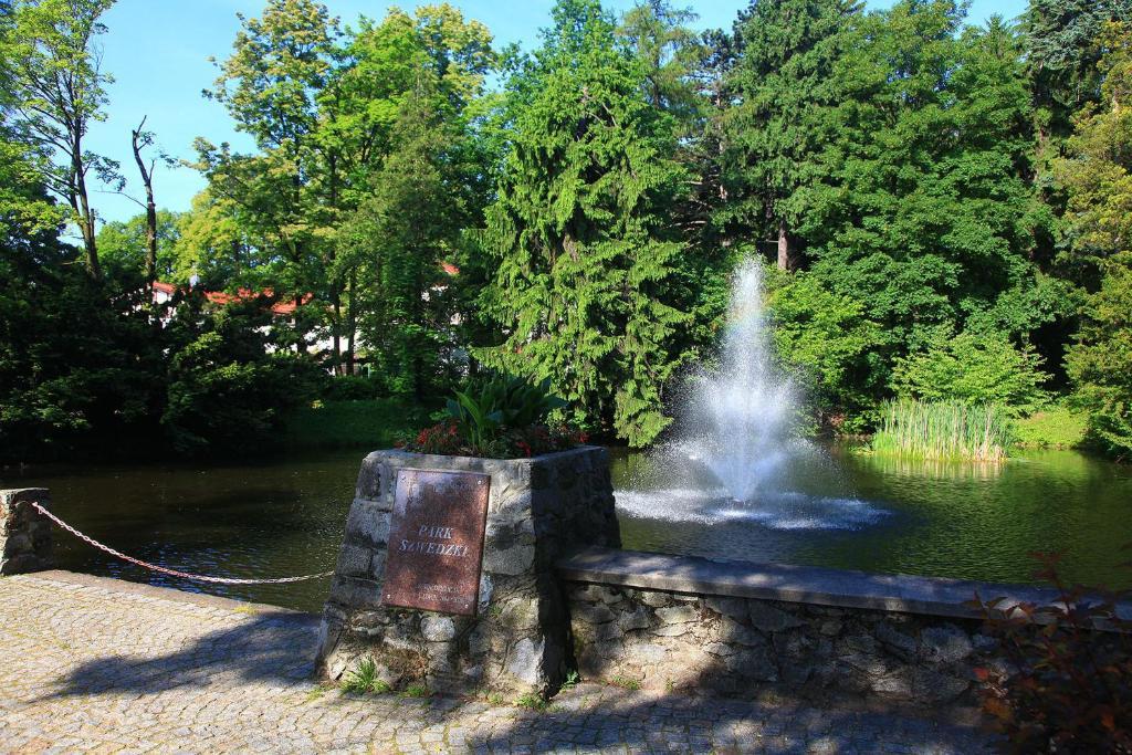 Hotel Camelot Szczawno-Zdroj Bagian luar foto