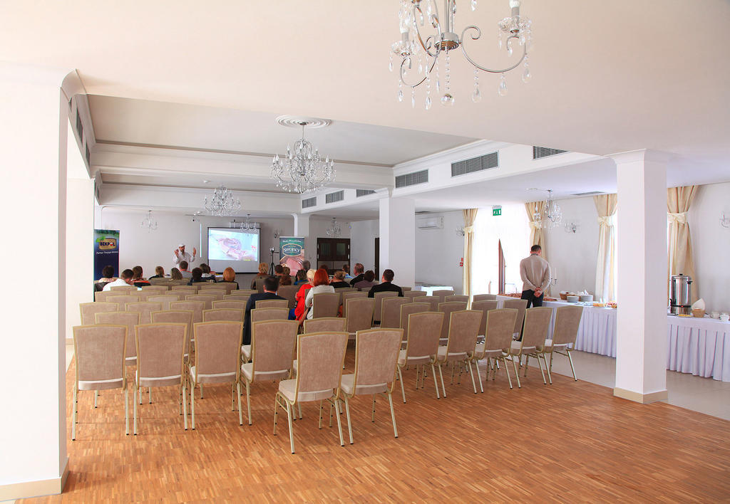 Hotel Camelot Szczawno-Zdroj Bagian luar foto