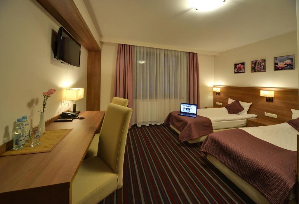 Hotel Camelot Szczawno-Zdroj Ruang foto