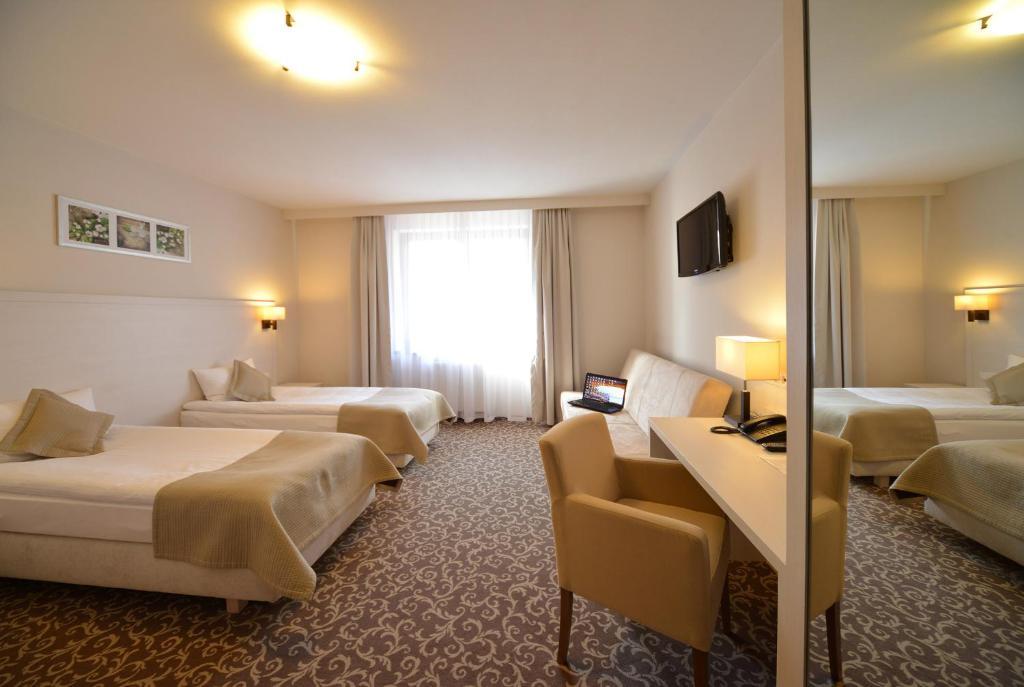 Hotel Camelot Szczawno-Zdroj Ruang foto